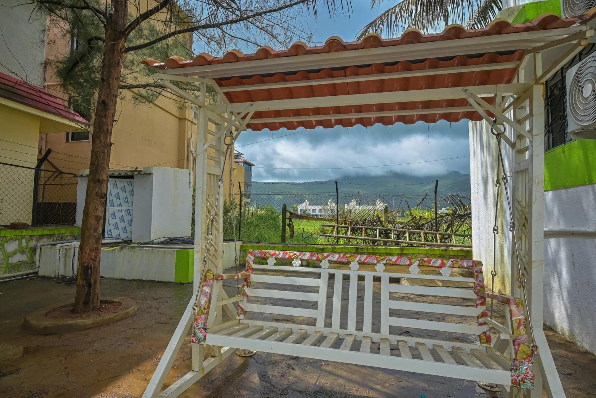 Empyrean Stay Ll 3Bhk Ll Marshall Villa Ll Large Pool Ll Ac Ll Lonavla Exterior foto
